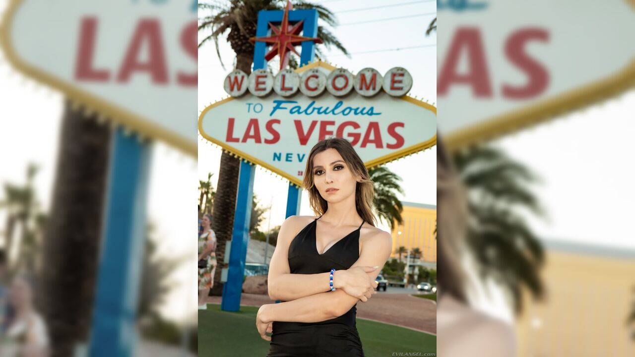 Latino lover fucks Korra Del Rio til her anus gapes!